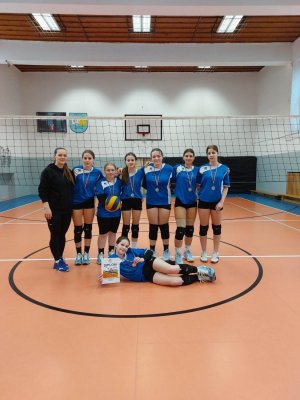 OK vo volejbale žiačok ZŠ MIDIcoolvolley