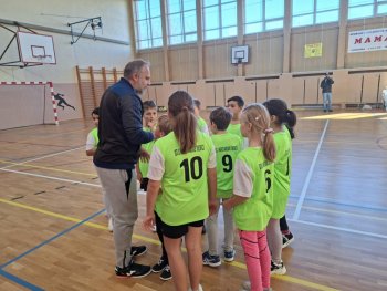 okresné kolo vo vybíjanej najmladších dievčat a chlapcov ZŠ