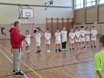 okresné kolo vo vybíjanej najmladších dievčat a chlapcov ZŠ