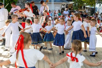 Spievanky pod Vartovkou 2025 45. ročník speváckej súťaže ľudových piesni