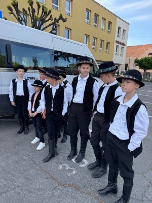 Stavanie májov a Otvorenie brán mesta Krupina